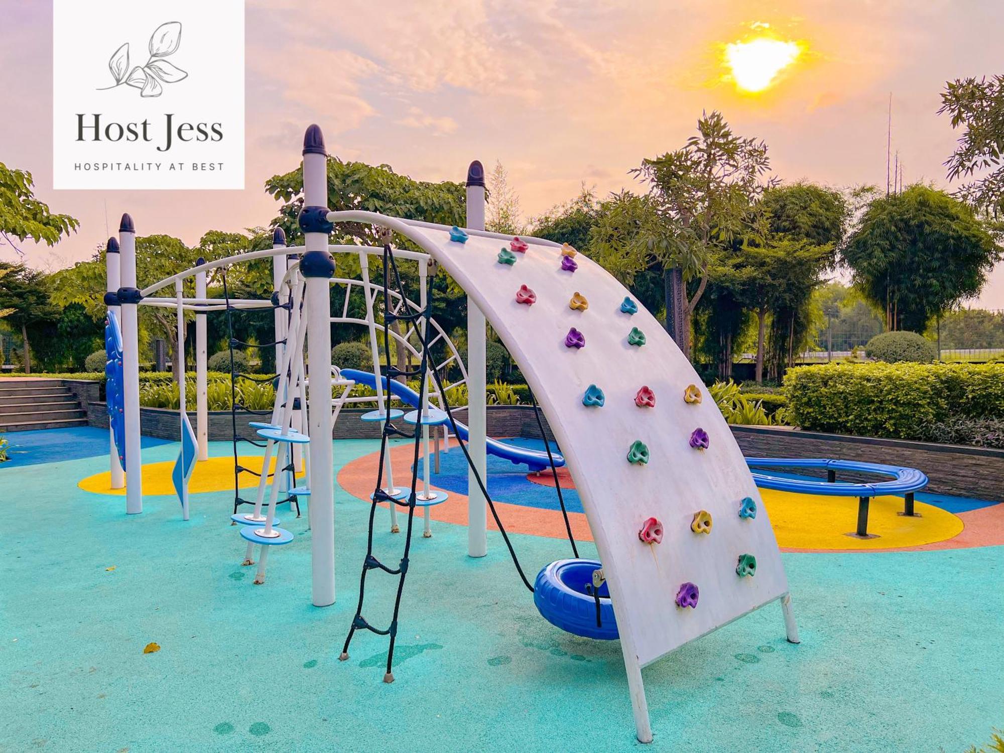 Gold Coast Pik Apartments By Host Jess Jakarta Bagian luar foto