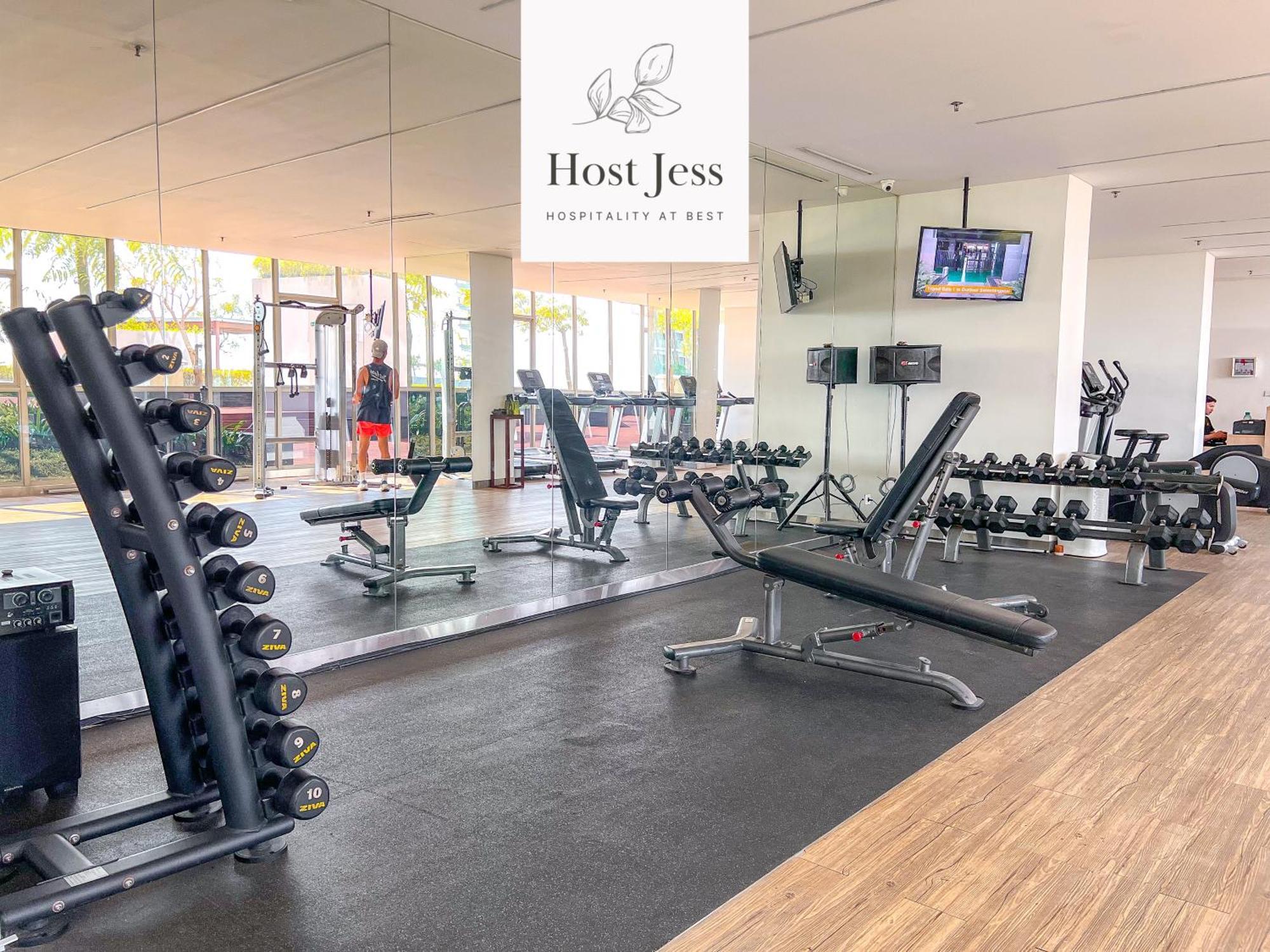 Gold Coast Pik Apartments By Host Jess Jakarta Bagian luar foto